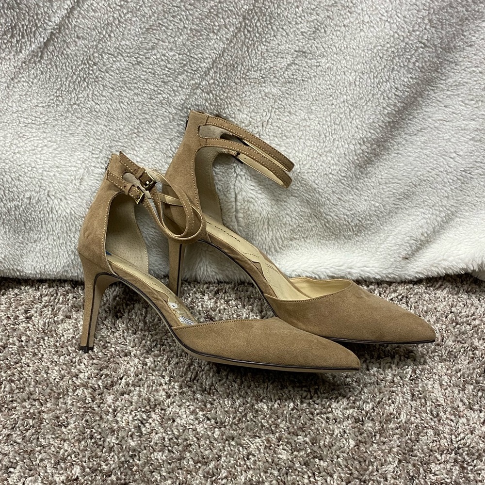 Adrienne Vittadini nude heels